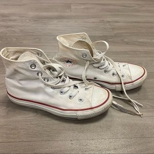 Chuck Taylor All Star Classic Unisex High Top Shoe